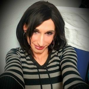 Meet your Posher, Nicole.